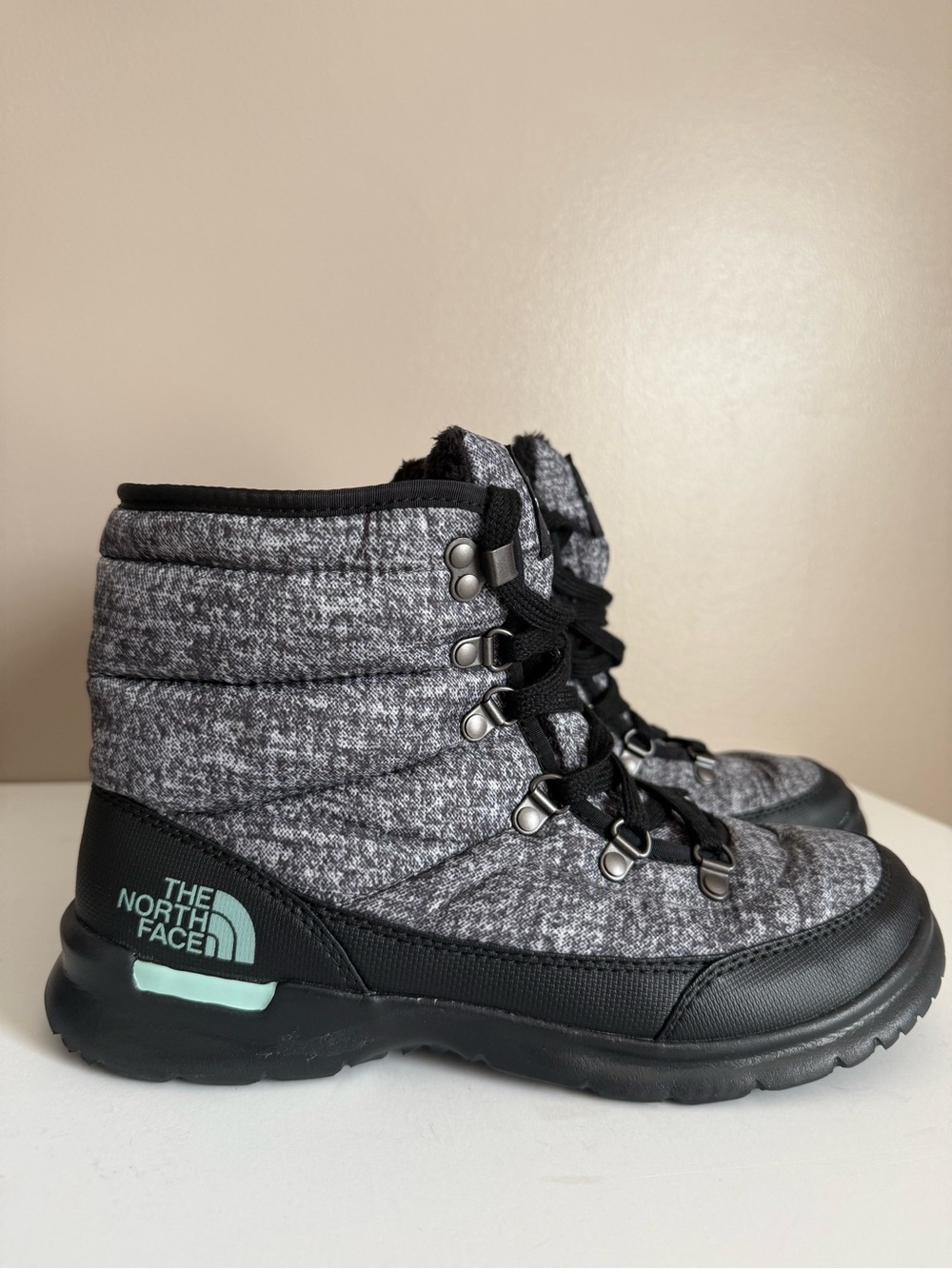 The North Face Women's ThermoBall Lace II Boot Black Grey Puffer Lace-up Size 8